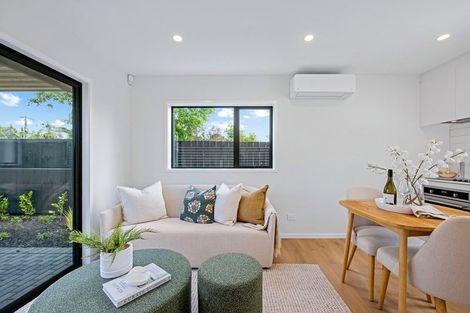 Photo of property in 1/721 Te Atatu Road, Te Atatu Peninsula, Auckland, 0610