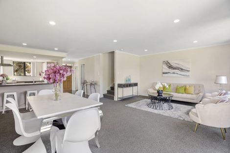 Photo of property in 16 Secoia Crescent, Mangere, Auckland, 2022