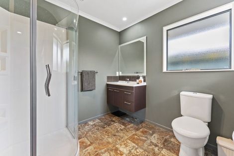 Photo of property in 2 Masefield Terrace, Kelvin Grove, Palmerston North, 4414