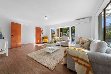 Photo of property in 1/22 Cornelian Crescent, Half Moon Bay, Auckland, 2012