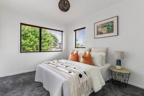 Photo of property in 1/62 Simmental Crescent, Somerville, Auckland, 2014