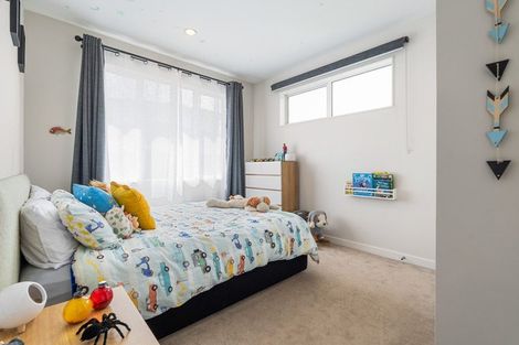 Photo of property in 18 Kahika Grove, Huapai, Kumeu, 0810