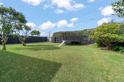 Photo of property in 236 Birkdale Road, Birkdale, Auckland, 0626