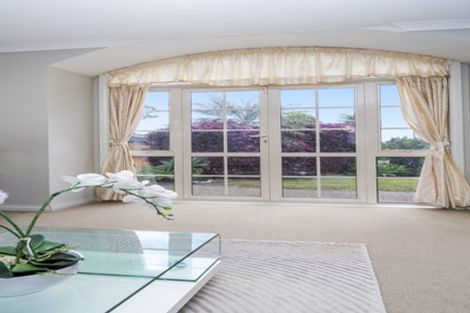 Photo of property in 14 Pittville Place, Henderson, Auckland, 0612