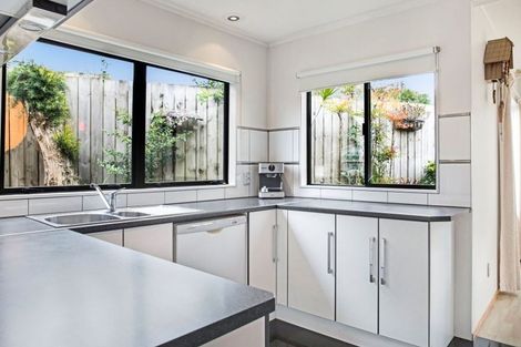 Photo of property in 2/148 Pigeon Mountain Road, Half Moon Bay, Auckland, 2012