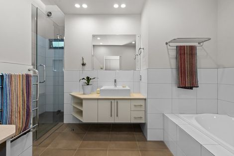 Photo of property in 43 Guys Hill Road, Hospital Hill, Napier, 4110