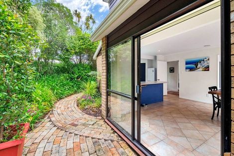 Photo of property in 1 Tiri View Place, Waiake, Auckland, 0630