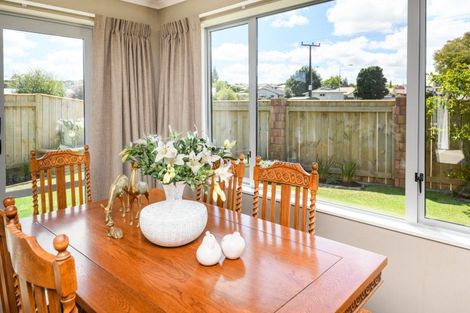 Photo of property in 6 Angelina Way, Kelvin Grove, Palmerston North, 4414