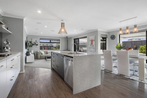 Photo of property in 19 Wairere Rise, Omokoroa, 3114