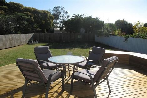 Photo of property in 117 Vodanovich Road, Te Atatu South, Auckland, 0610