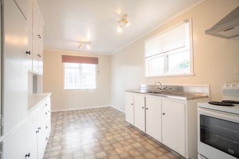 Photo of property in 3 Patea Place, Terrace End, Palmerston North, 4410