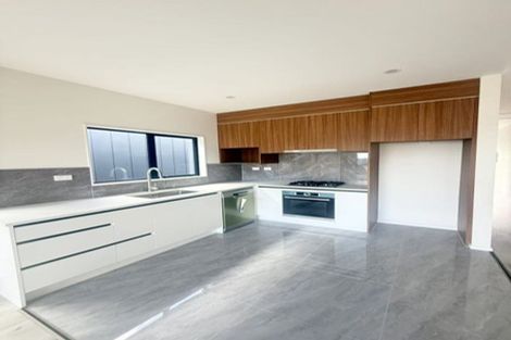 Photo of property in 15 Piringa Road, Pukekohe, 2120