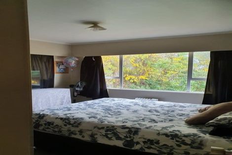 Photo of property in 2/25 Gill Avenue, Te Atatu Peninsula, Auckland, 0610