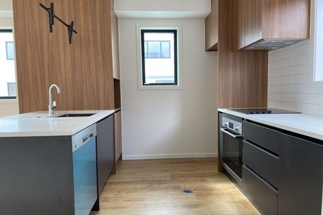 Photo of property in 3/85 Royal View Road, Te Atatu South, Auckland, 0610