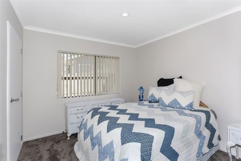 Photo of property in 9 Mccall Drive, Waiuku, 2123