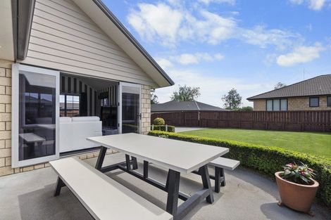 Photo of property in 17 Farleigh Close, Huntington, Hamilton, 3210