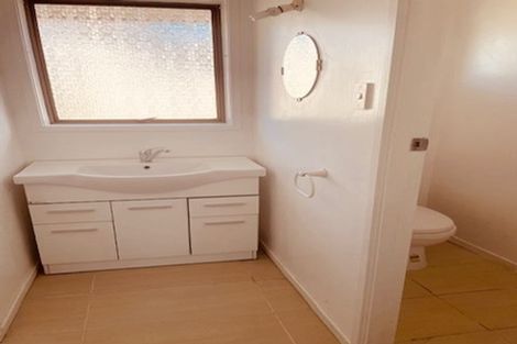 Photo of property in 18 Lewisham Street, Highland Park, Auckland, 2010