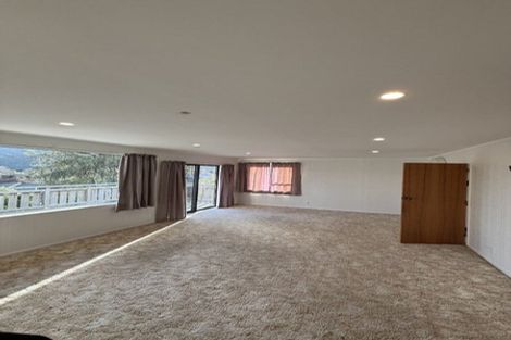 Photo of property in 1/21 Roband Crescent, Brown Owl, Upper Hutt, 5018