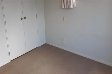 Photo of property in 10/22 Northcross Drive, Oteha, Auckland, 0632