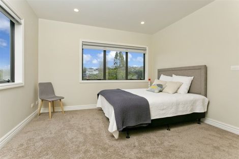 Photo of property in 7a Heathcote Road, Castor Bay, Auckland, 0620