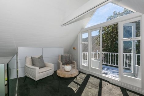 Photo of property in 2 Sealy Road, Bluff Hill, Napier, 4110