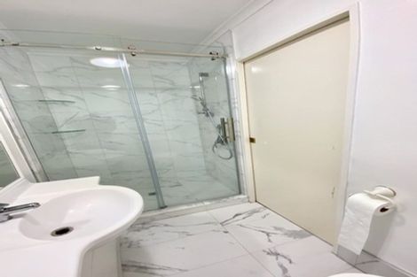 Photo of property in 11 Newbegin Place, Weymouth, Auckland, 2103