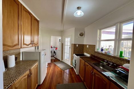 Photo of property in 28 Batchelor Street, Newlands, Wellington, 6037