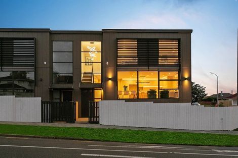 Photo of property in 1/90 Hillsborough Road, Hillsborough, Auckland, 1042