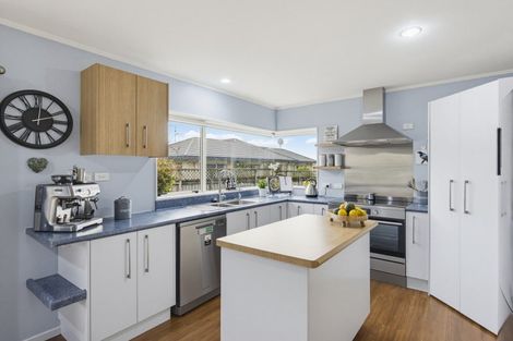 Photo of property in 19 Villa Grove, Paraparaumu, 5032