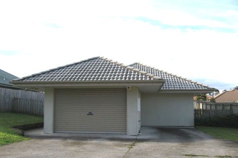 Photo of property in 100d Parrs Cross Road, Henderson, Auckland, 0612