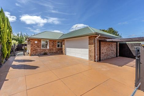 Photo of property in 75a Farquhars Road, Redwood, Christchurch, 8051