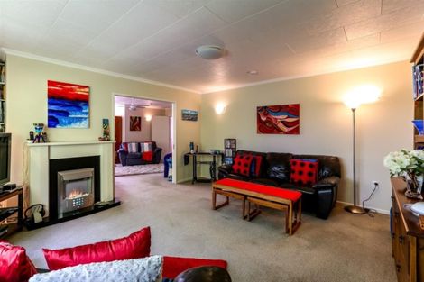 Photo of property in 18 Hickford Place, Okato, 4335