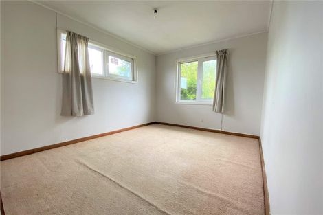 Photo of property in 35 Raleigh Road, Northcote, Auckland, 0627