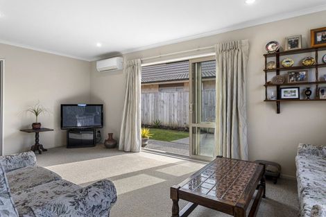 Photo of property in 3 Reeves Road, Rangiora, 7400