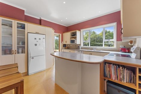 Photo of property in 11 Hughes Avenue, Hokowhitu, Palmerston North, 4410