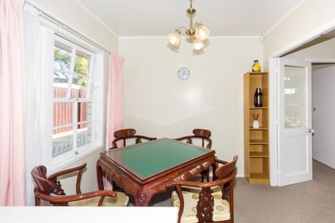 Photo of property in 1/135 Glenmore Road, Sunnyhills, Auckland, 2010