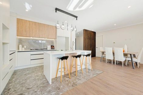 Photo of property in 6 Pineview Drive, Rosehill, Papakura, 2113