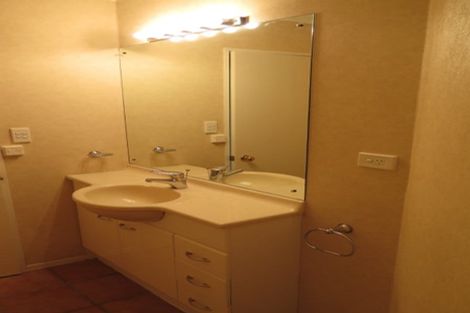 Photo of property in 4/44 Carlisle Road, Browns Bay, Auckland, 0630