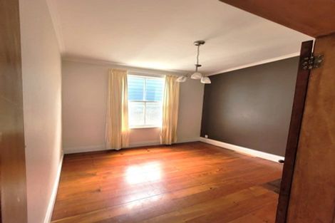 Photo of property in 11 Aorangi Terrace, Thorndon, Wellington, 6011