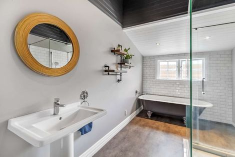 Photo of property in 1 Tamar Street, Rongotea, 4476