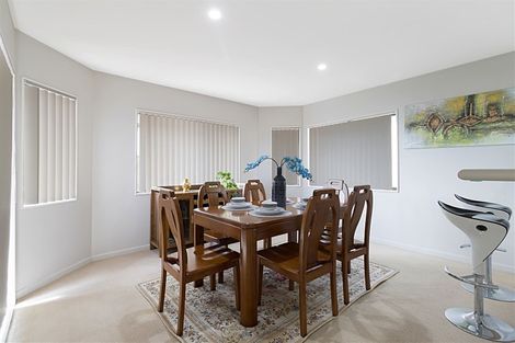 Photo of property in 17 Semillon Avenue, Henderson, Auckland, 0612