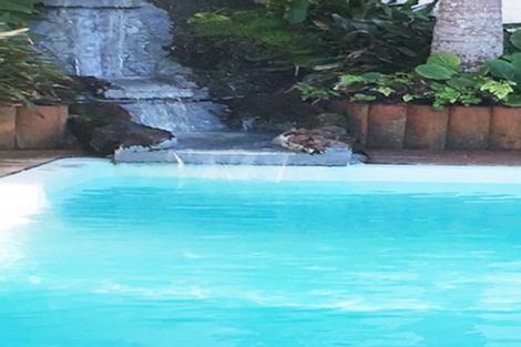 Photo of property in 7 Girrahween Drive, Totara Vale, Auckland, 0629