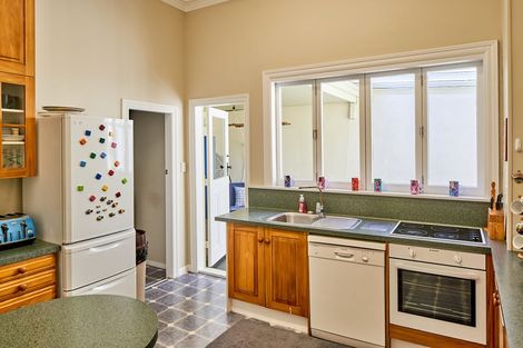 Photo of property in 296 Oriental Parade, Oriental Bay, Wellington, 6011