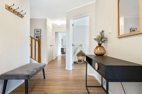 Photo of property in 61 Kanuka Road, Bombay, 2675