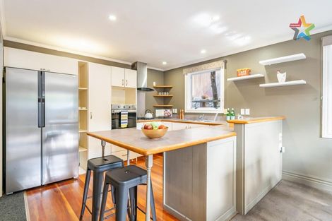 Photo of property in 2/150 Tirohanga Road, Tirohanga, Lower Hutt, 5010