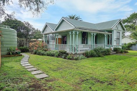 Photo of property in 10 Franklin Road, Paparoa, 0571