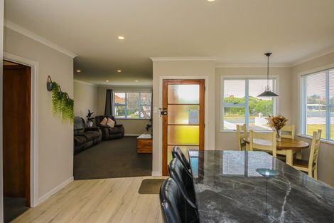 Photo of property in 30 Hadfield Crescent, College Estate, Whanganui, 4500