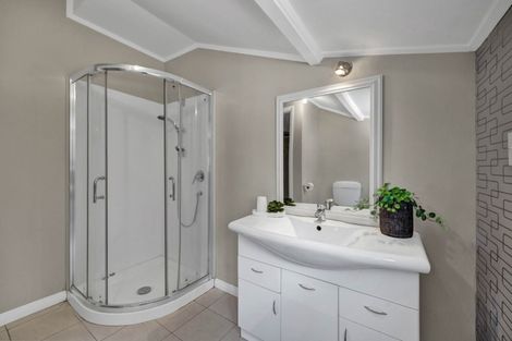 Photo of property in 95 Awanui Street, Merrilands, New Plymouth, 4312