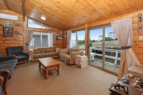 Photo of property in 45 Matuhi Rise, Henderson, Auckland, 0612