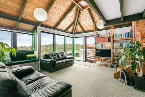 Photo of property in 76 Balmain Road, Chatswood, Auckland, 0626